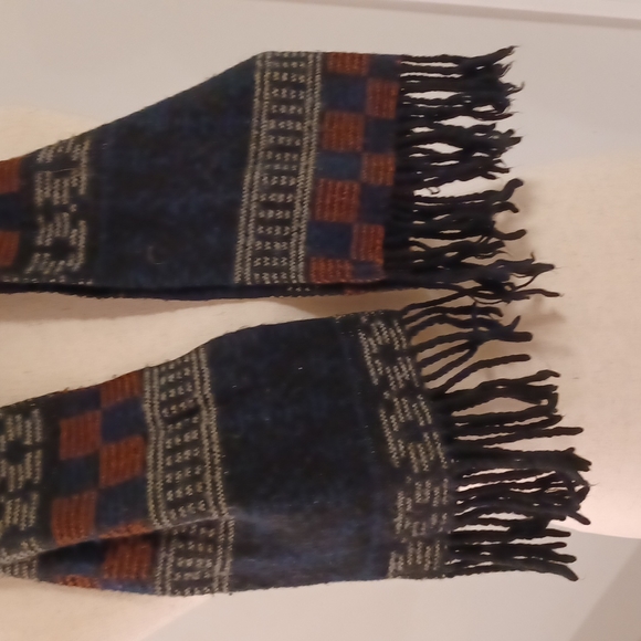 American Eagle scarf navy orange printed graphic Aztec design tassels used - Picture 9 of 16